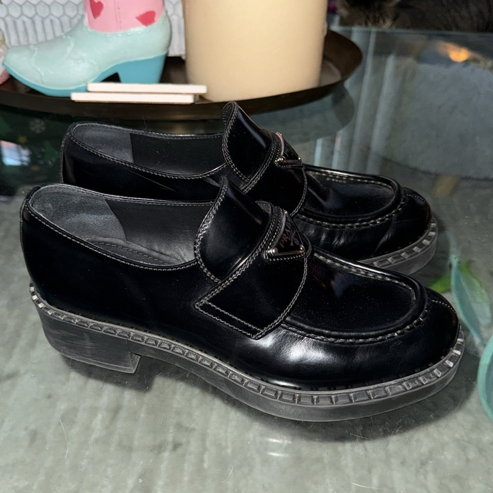 Prada Black Leather Women's Loafers - Picture 4 of 6